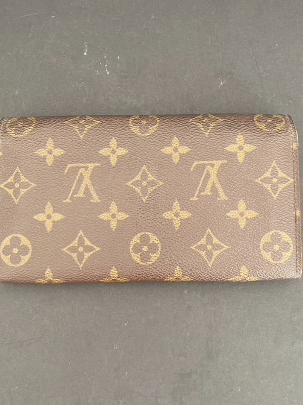 Louis Vuitton Monogram Sarah Wallet - Picture 4 of 16